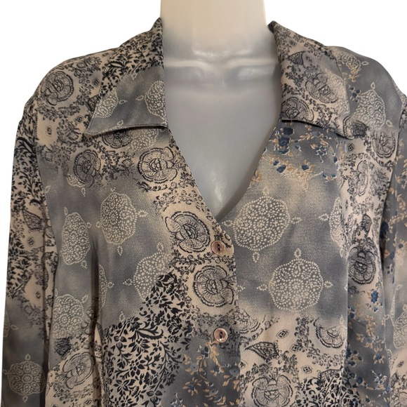 Lane Bryant Gray Subtle Print Blouse   PLUS:  18/20   #Q - Picture 2 of 10